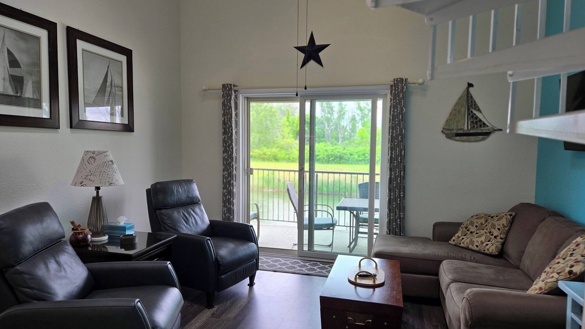 Oak Harbor Condo | COMFORTABLE LAKE ESCAPE PERFECT FOR FAMILIES, FISHERMAN, BIRDERS & SHOOTERS
