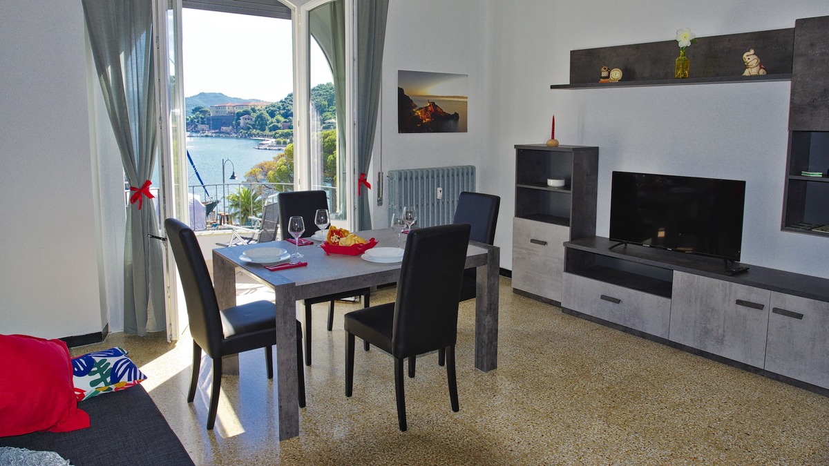Le Grazie Apartment | Comfortable large apartment in the center of the bay of Le Grazie Portovenere
