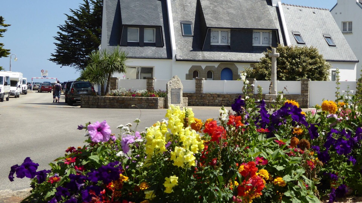 Ile-Tudy Villa | Comfortable Large Villa in the Heart of the Village History Ile Tudy, 50m Beach