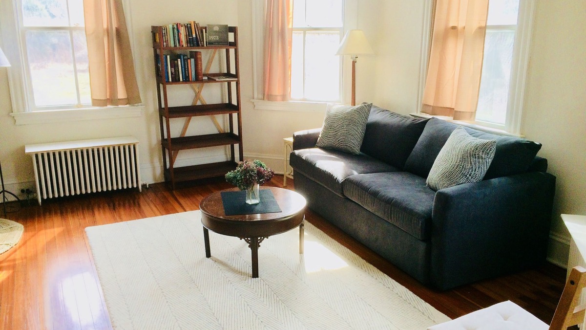 Stonington House | Comfortable Living in Casual 100 yr old Home, 10 min walk to Stonington Village