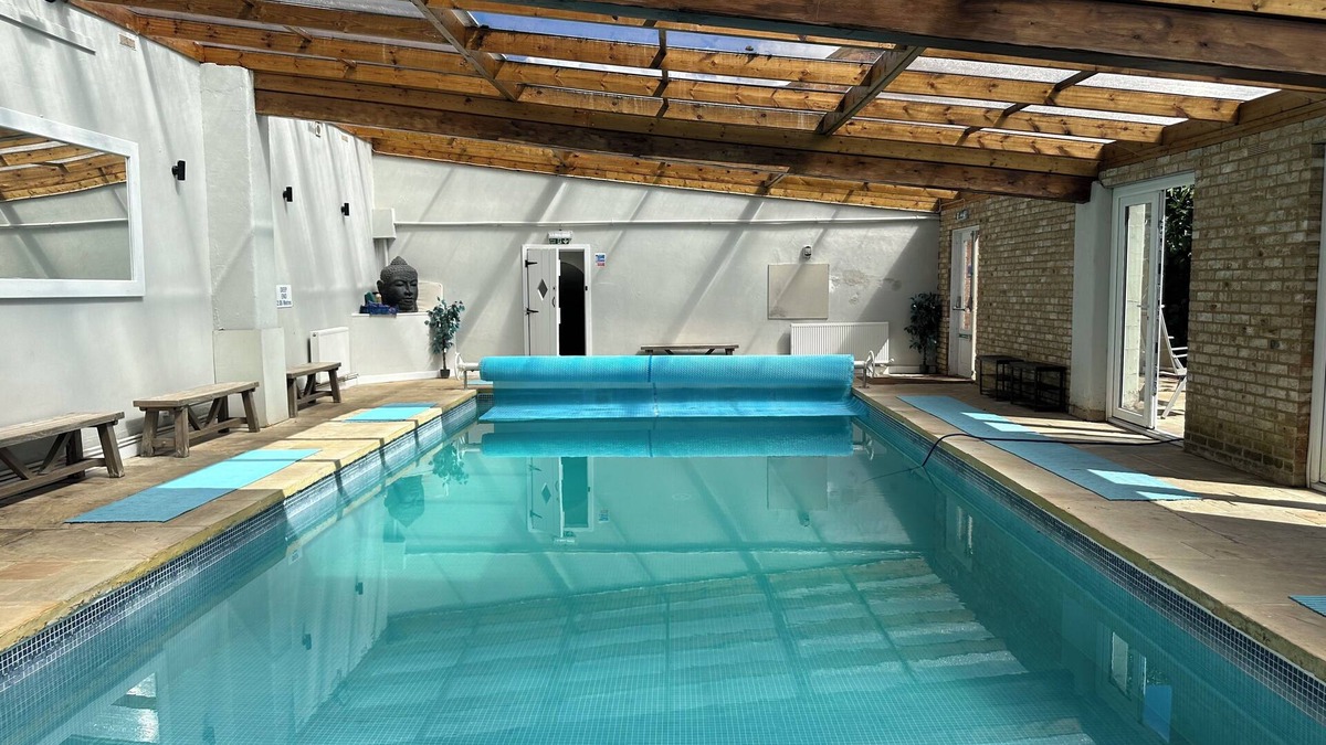 Pottersbury House | Comfortable luxury, swimming pool and gym, near Silverstone Circuit and Althorp.