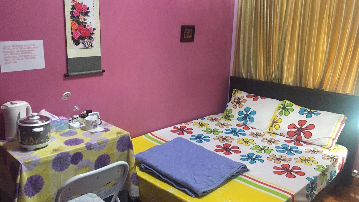 Sembawang House | COMFORTABLE MASTER BEDROOM SUITE FOR THE PROFESSIONAL