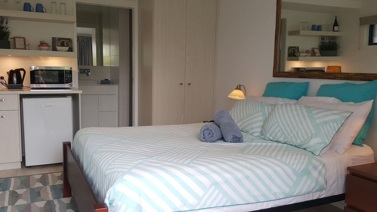Woolloongabba Apartment | Comfortable, modern, private studio close to CBD