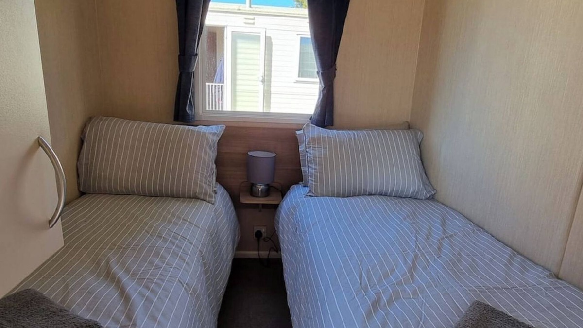 St Leonards-On-Sea House | Comfortable & Modern, Sleeps 6, Great Location