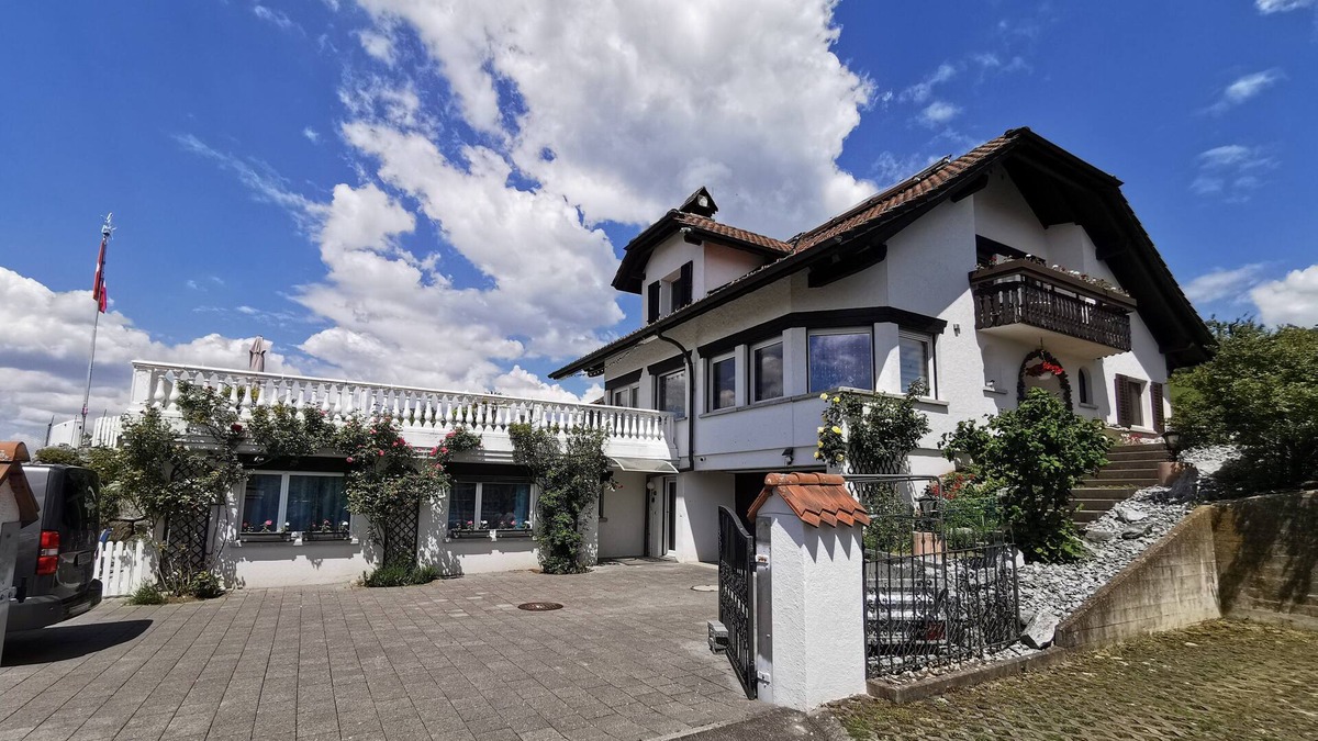 Ruswil Bed & Breakfast | Comfortable mountain view apartment near Lucerne