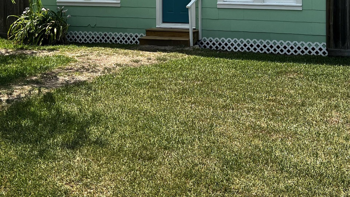 El Lago Cottage | Comfortable new beds, lots of parking, bring the pets, Close to everything.