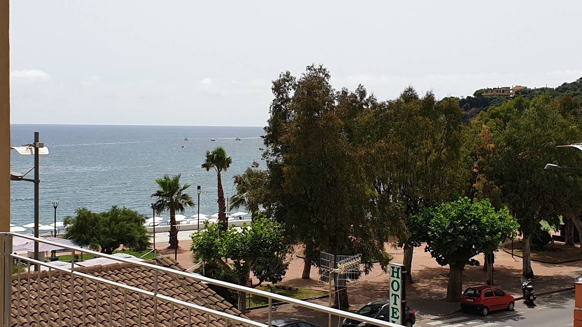 Sapri Apartment | Comfortable one-bedroom apartment with kitchen and level terrace 50 meters from the sea