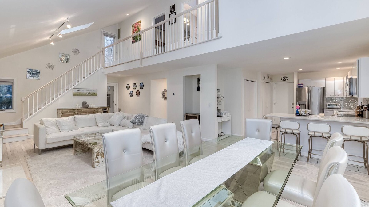 Jamesport House | Comfortable Orchard Oasis in wine country on Long Islands beautiful North Fork!