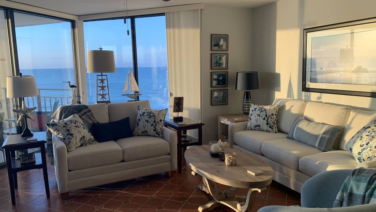 Garden City Condo | Comfortable, Pristine, Newly-Remodeled 3 Bed/3 Bath Condo on the Ocean