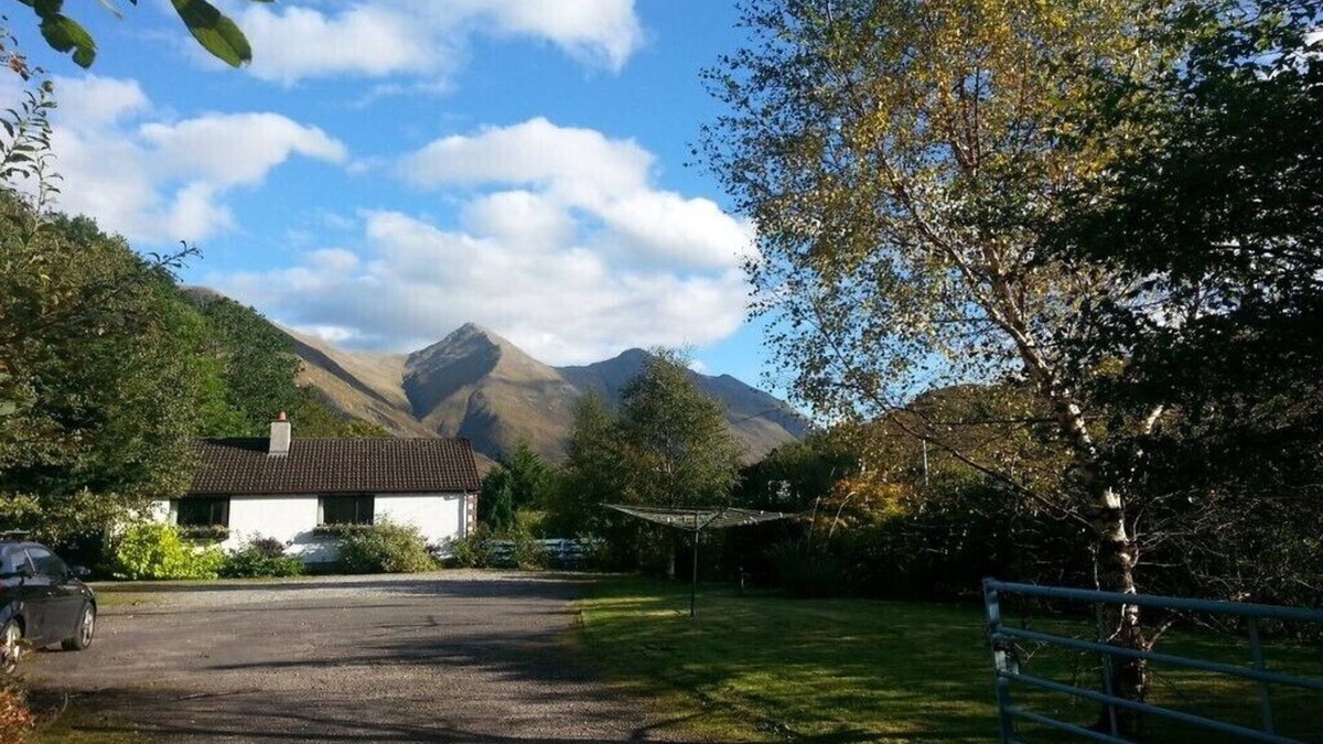 Shiel Bridge House | Comfortable property with ample space and views of the 5 sisters of Kintail