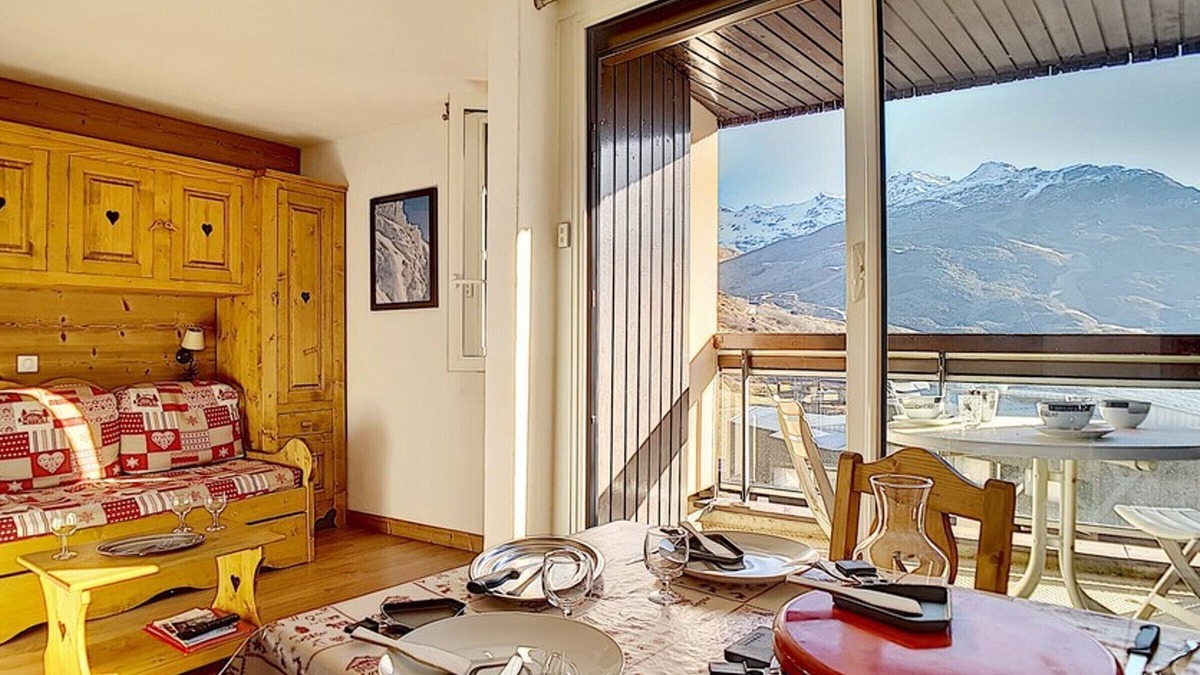 Reberty Apartment | Comfortable renovated apartment, ski-in/ski-out, parking included