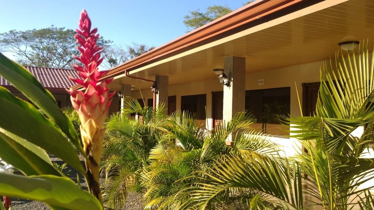 Tarcoles Hotel | Comfortable room with A/C Jacó Beach with pivate bathroom