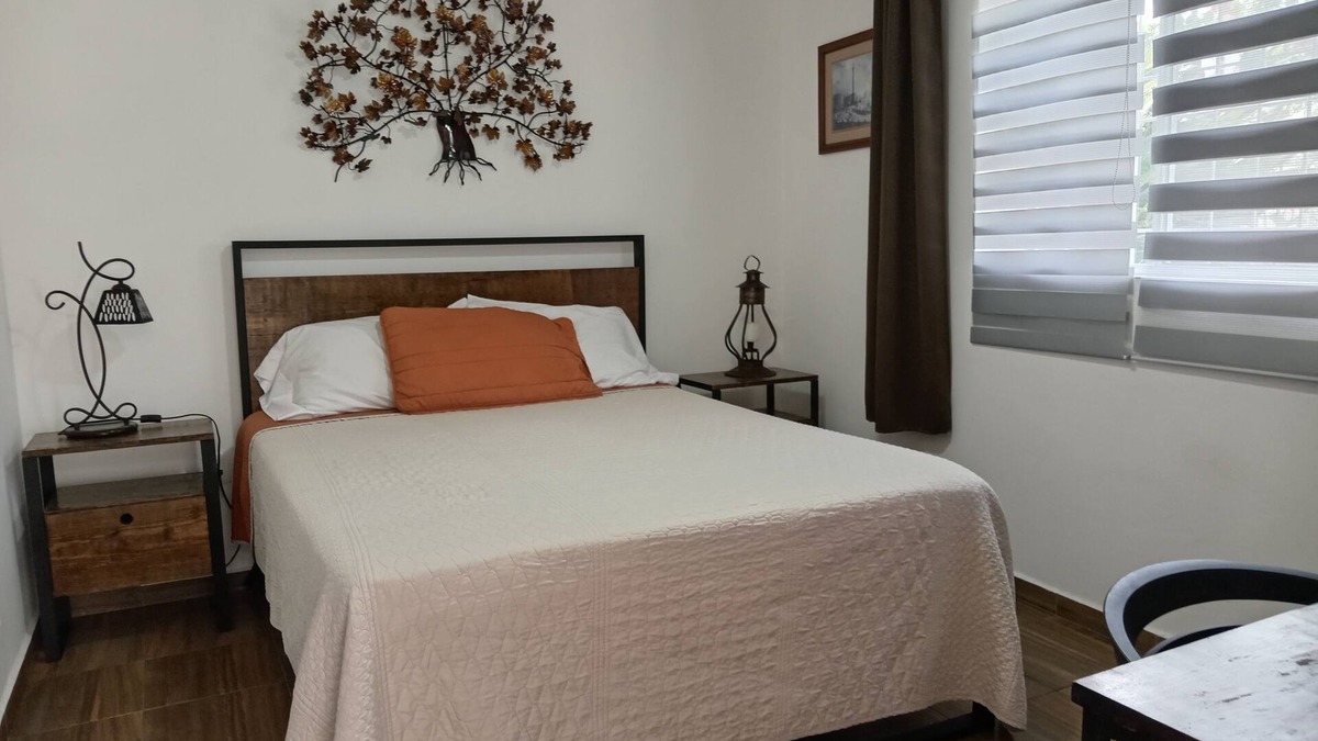 Chapalita Apartment | Comfortable room in Colonia Chapalita with garage inside the property