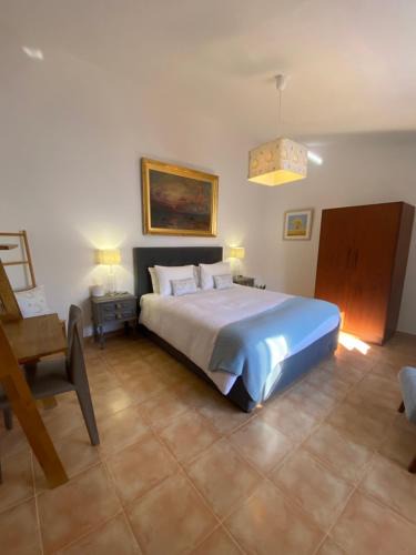 Almodovar House | Comfortable Room in the Hills of Serra do Caldeirão