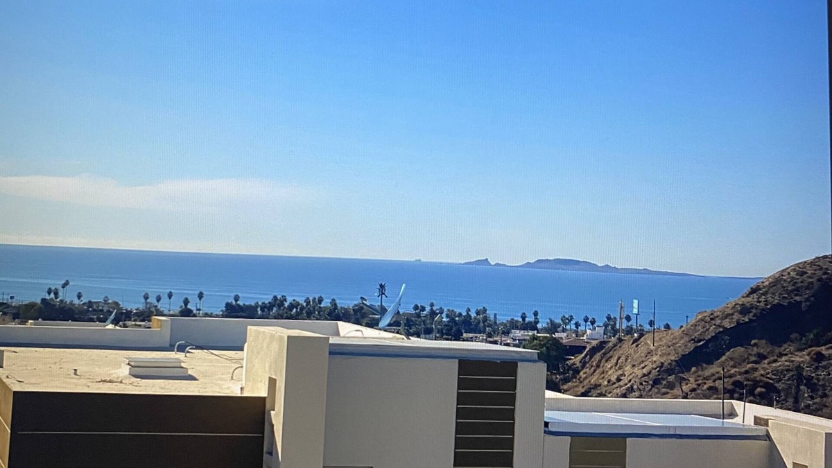 Colinas del Mar House | Comfortable safe gated community, located 12 min away from Valle de Guadalupe.