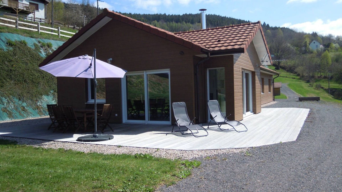 Plainfaing Ski Chalet | Comfortable single-storey chalet 130m2, unoverlooked, superb view of the valley
