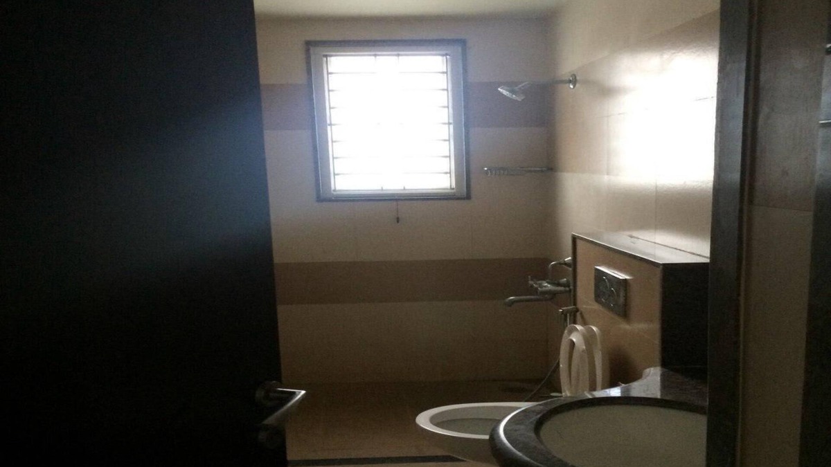 Velachery Apartment | Comfortable & Spacious Home Near Airport