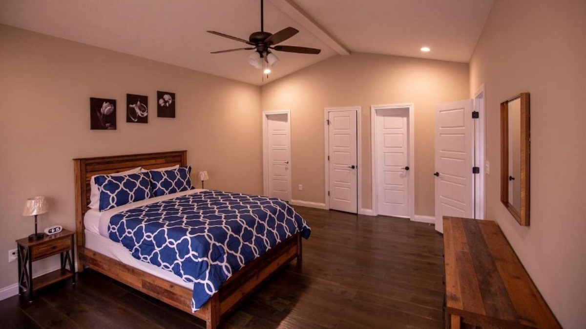Vine Grove House | Comfortable Spacious 3 BR house close to FT Knox