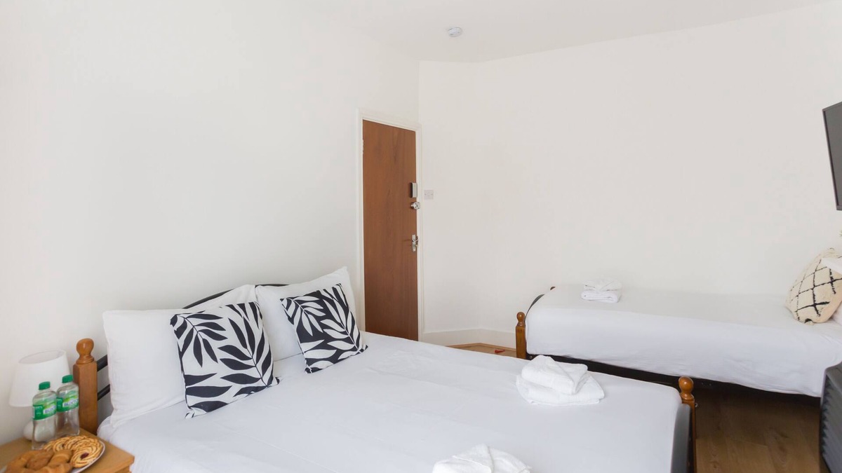 Haringey House | Comfortable Stay for Three