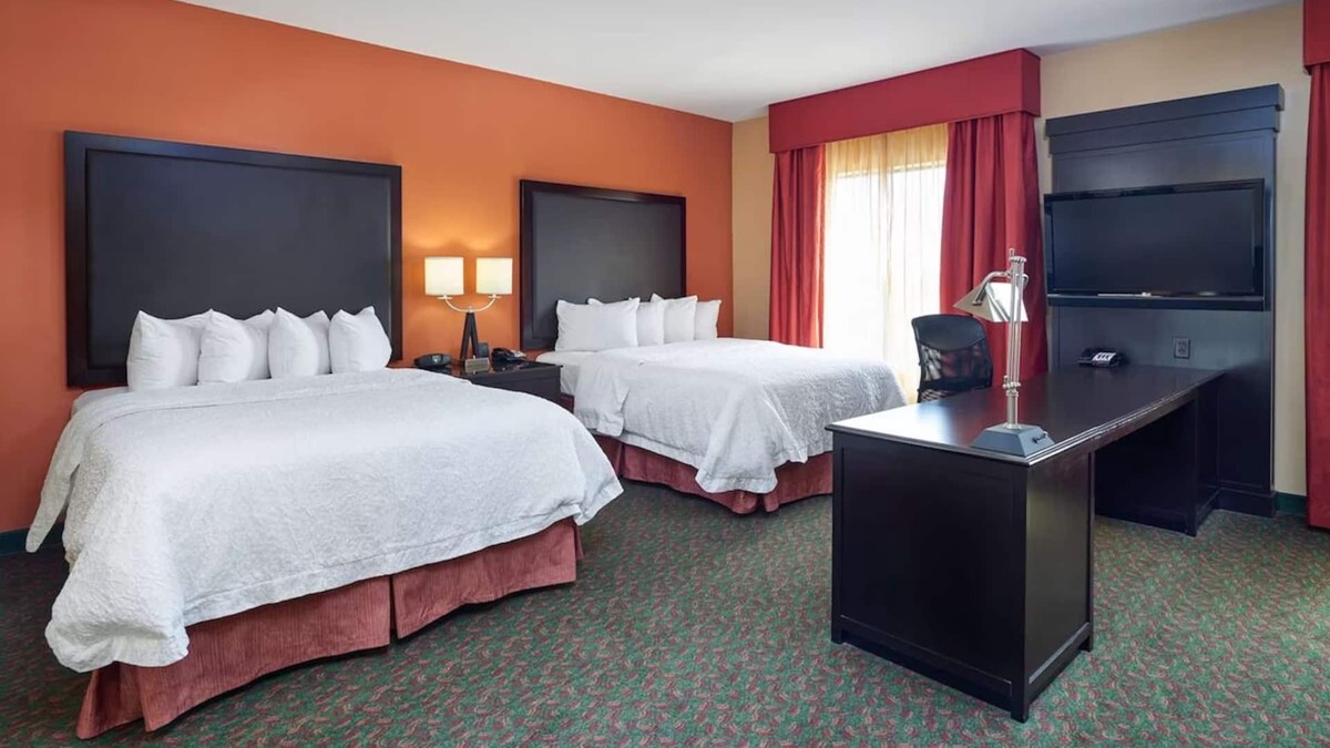Waco Hotel | Comfortable Stay Perfect for Baylor University Visitors - Easy I-35 Access! Pool