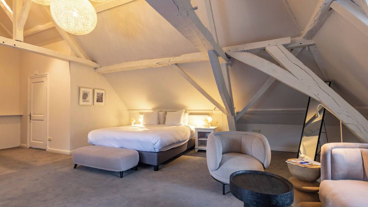 Baarlo House | Comfortable Stay with Free parking and Onsite Dining! Near Kasteel D'Erp