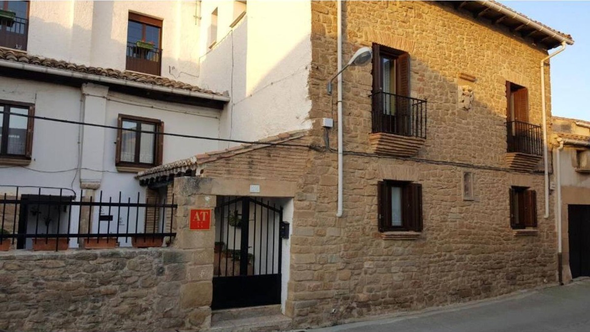 Artajona House | Comfortable stone house, near Pamplona and 100 m from the medieval enclosure