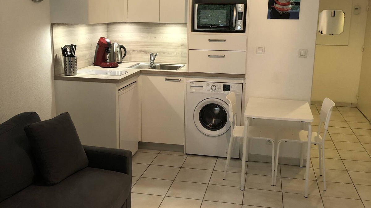 Cambo-les-Bains Apartment | Comfortable studio at the foot of the Cambo-les-Bains thermal baths