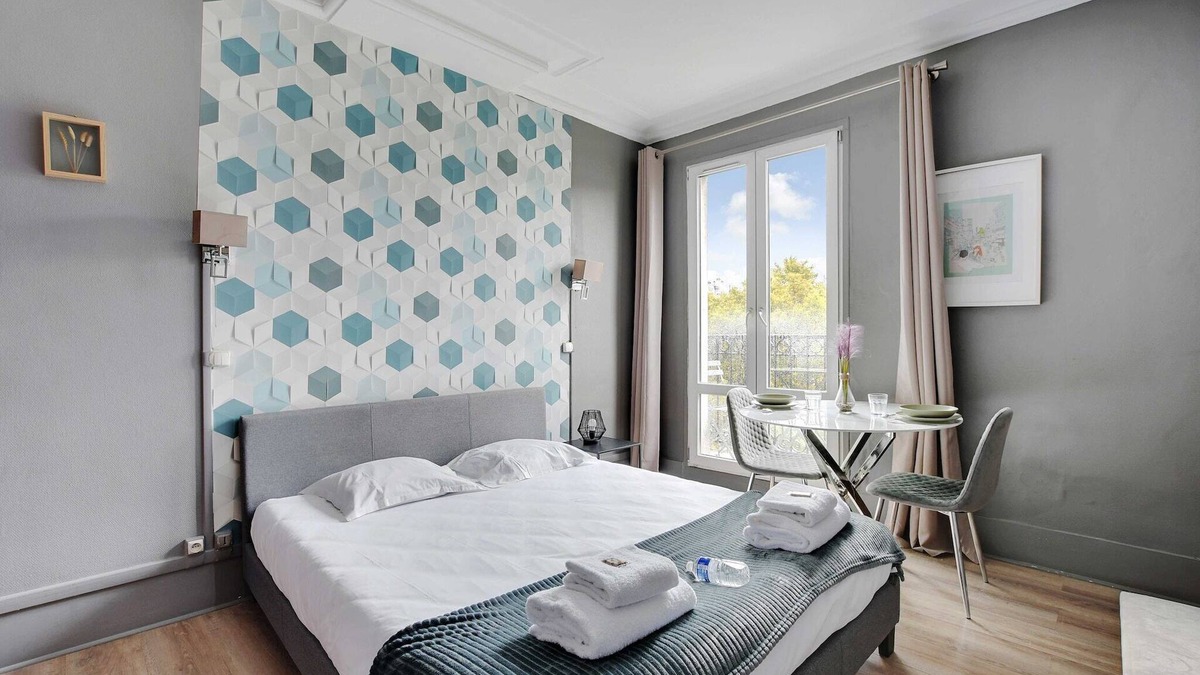 Porte-Saint-Martin Apartment | Comfortable Studio - 2P - Canal Saint-Martin