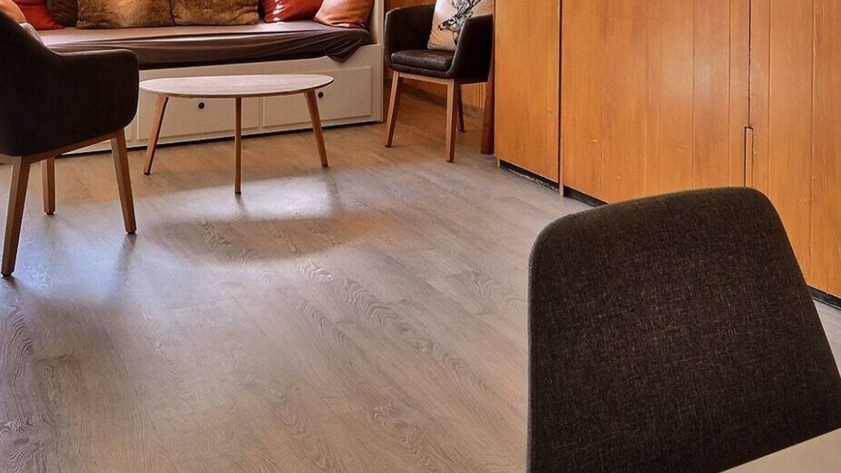 Grimentz Apartment | Comfortable studio for 2 to 4 people, living room with 4 beds, kitchen area, bath-WC, balcony, third