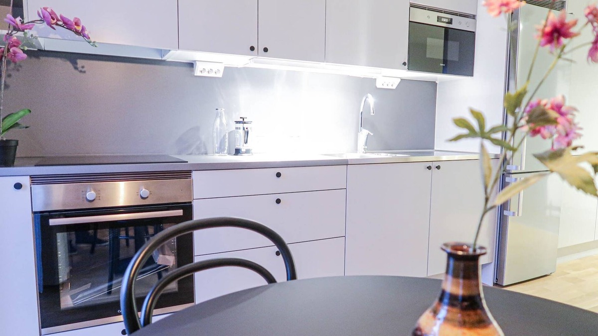 Hallonbergen Apartment | Comfortable Studio Apartment Garden View By City Living - Umami