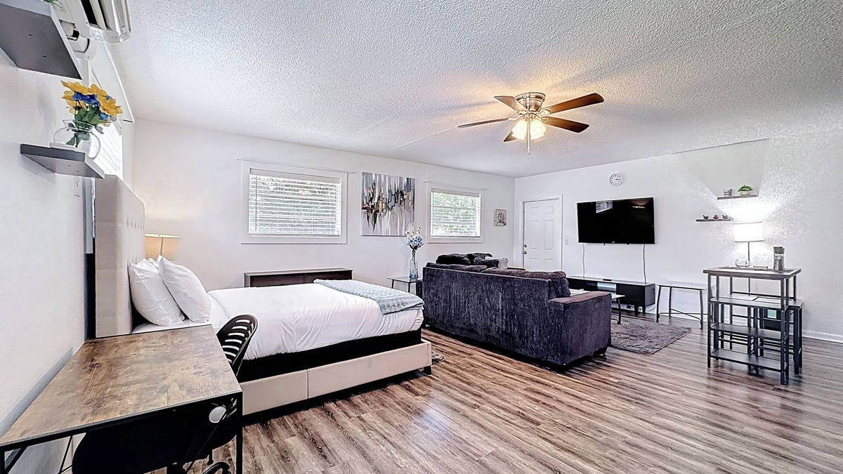 Apopka Apartment | Comfortable Studio Stay on Small Farm