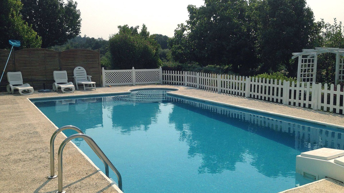 Teo House | Comfortable Villa with large Pool, huge Garden (golf) and short trip to beaches*