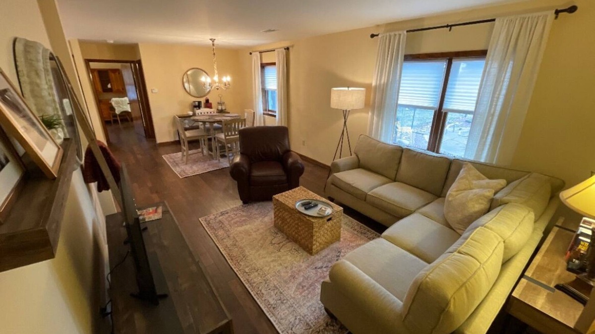 Orchard Park House | Comfortable welcoming retreat 1 mile from Highmark Stadium.