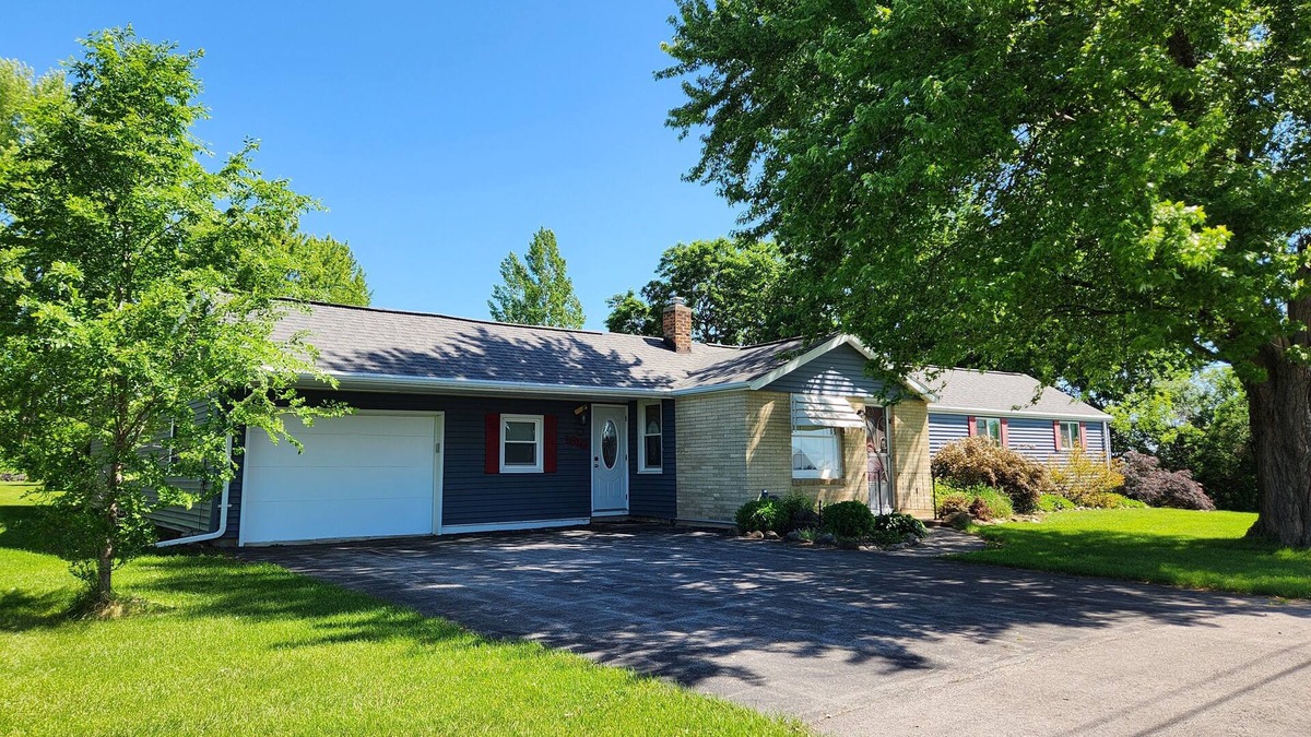 Butte Des Morts House | Comfortable whole house rental, convenient to so many Oshkosh events!