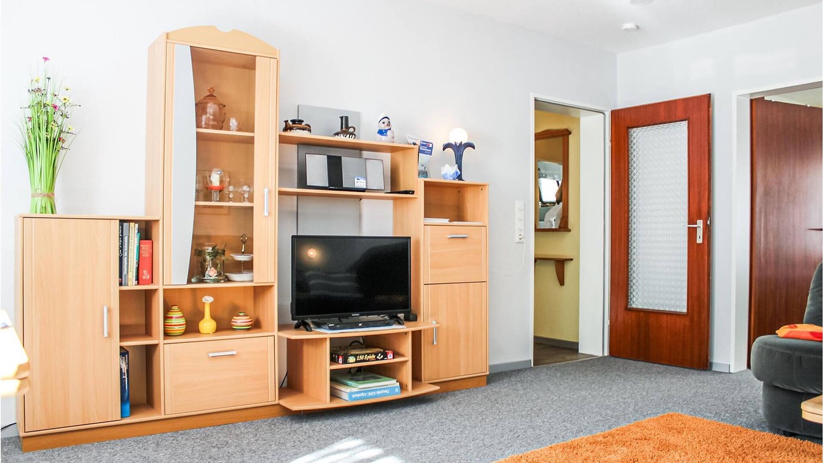 Klushof Apartment | Comfortably and cozily furnished vacation apartment with a large south-facing balcony, located in th