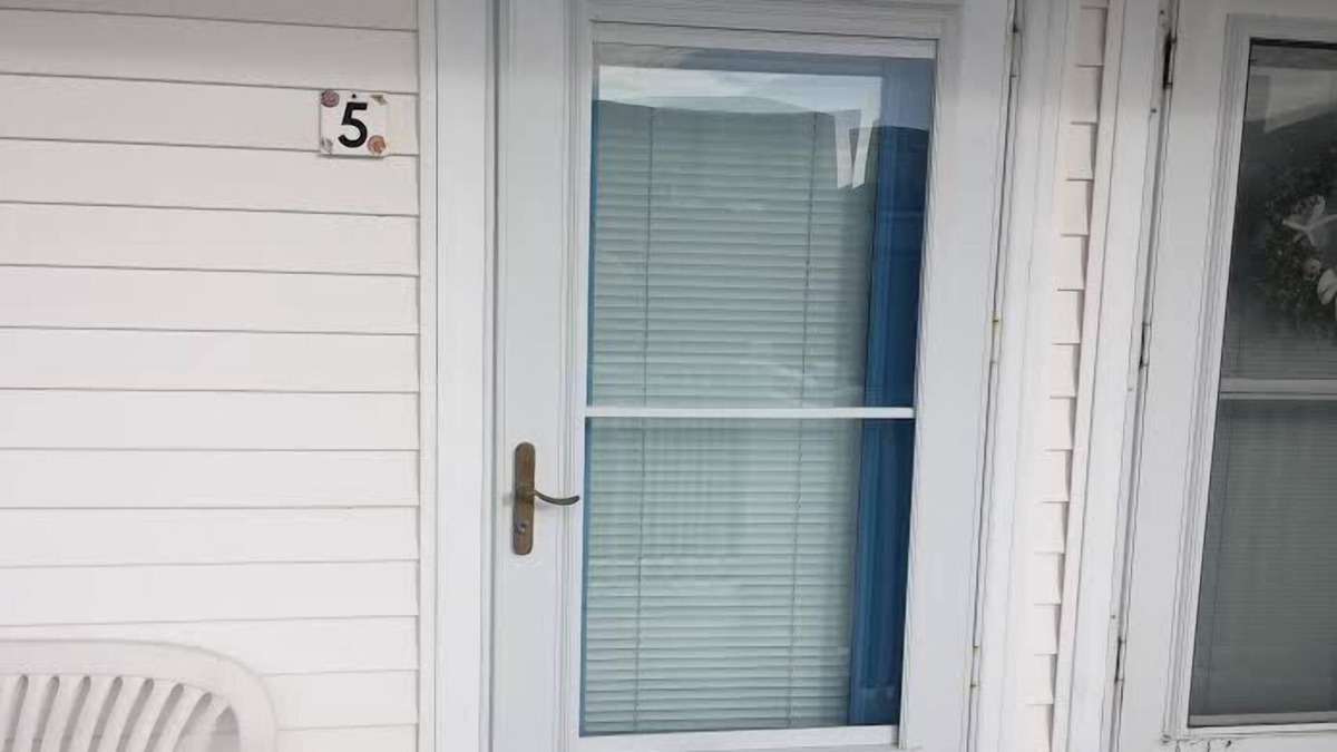 Wildwood Condo | Comfortably Close RENTING 25 yrs and older No Exceptions-Top Floor, no Pets!