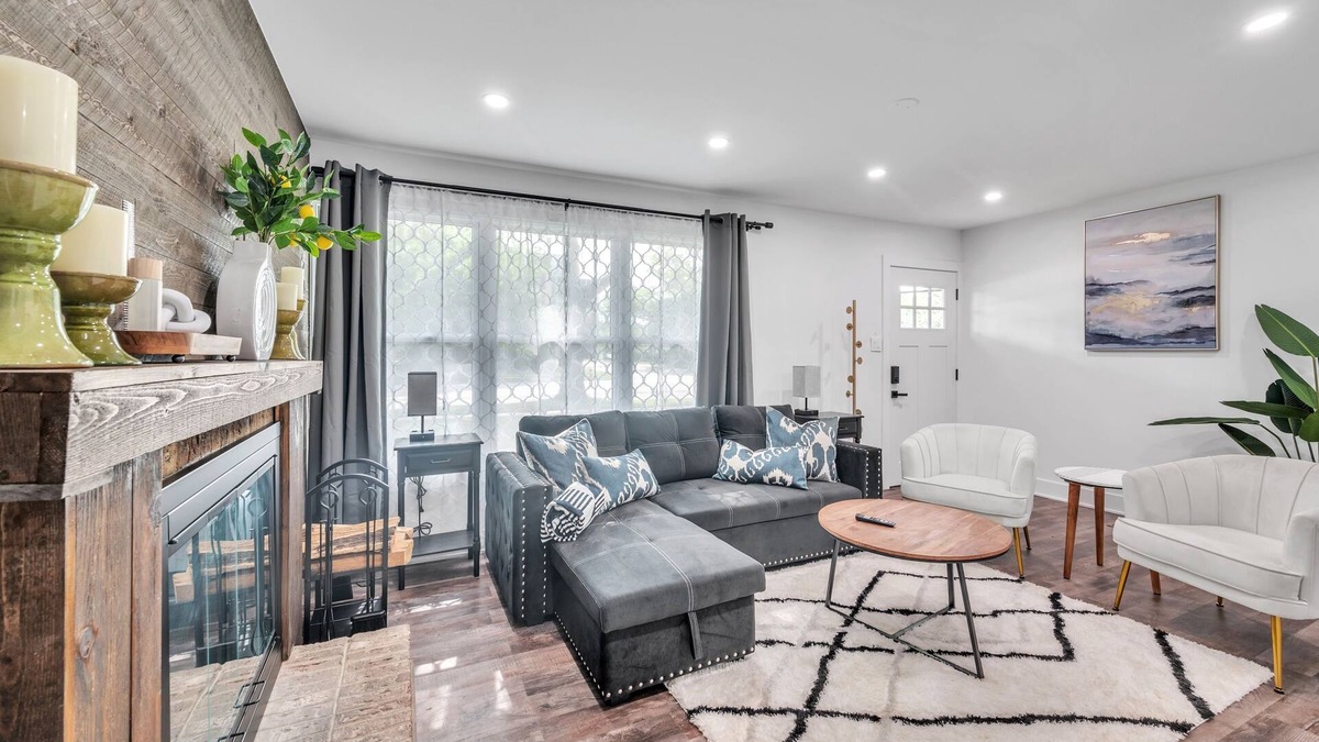 Rolling Meadows House | Comforting Retreat Near Woodfield Mall by RedAwning