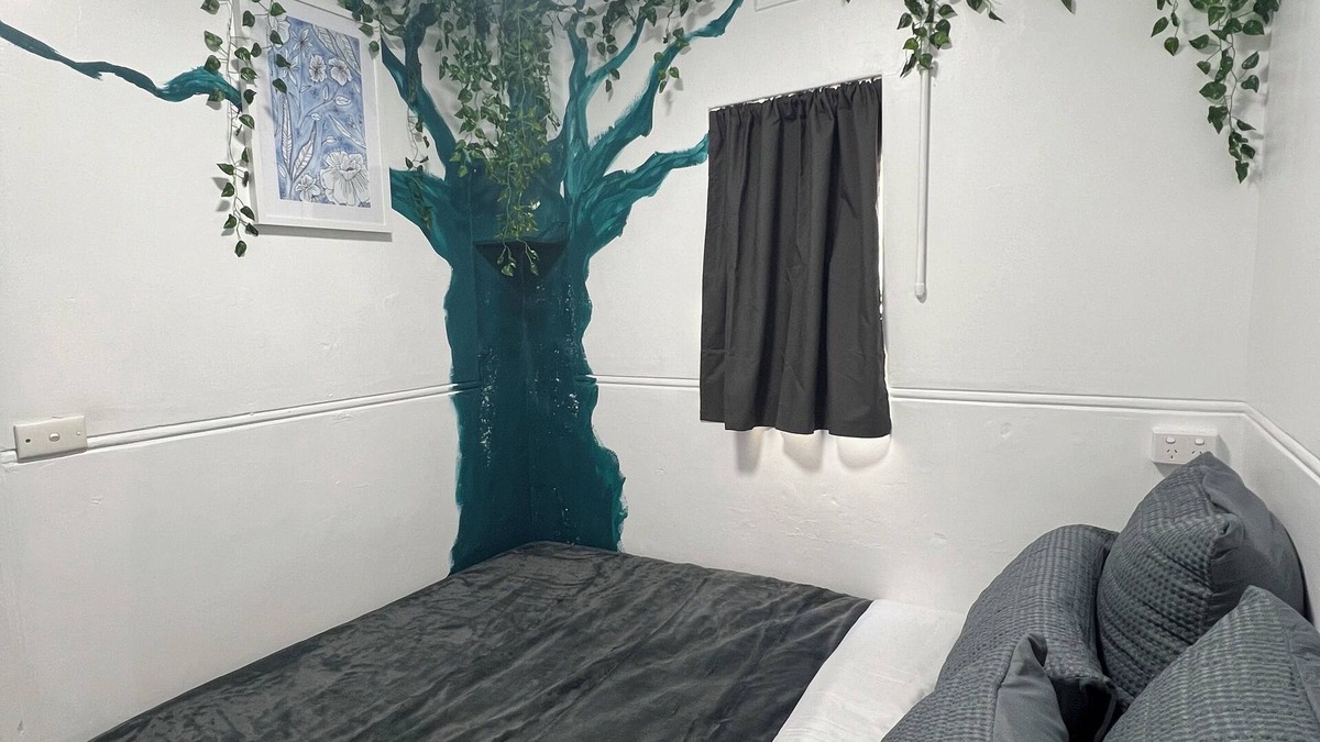 Renmark Apartment | Comforting Stay with Spacious & Serene Bath