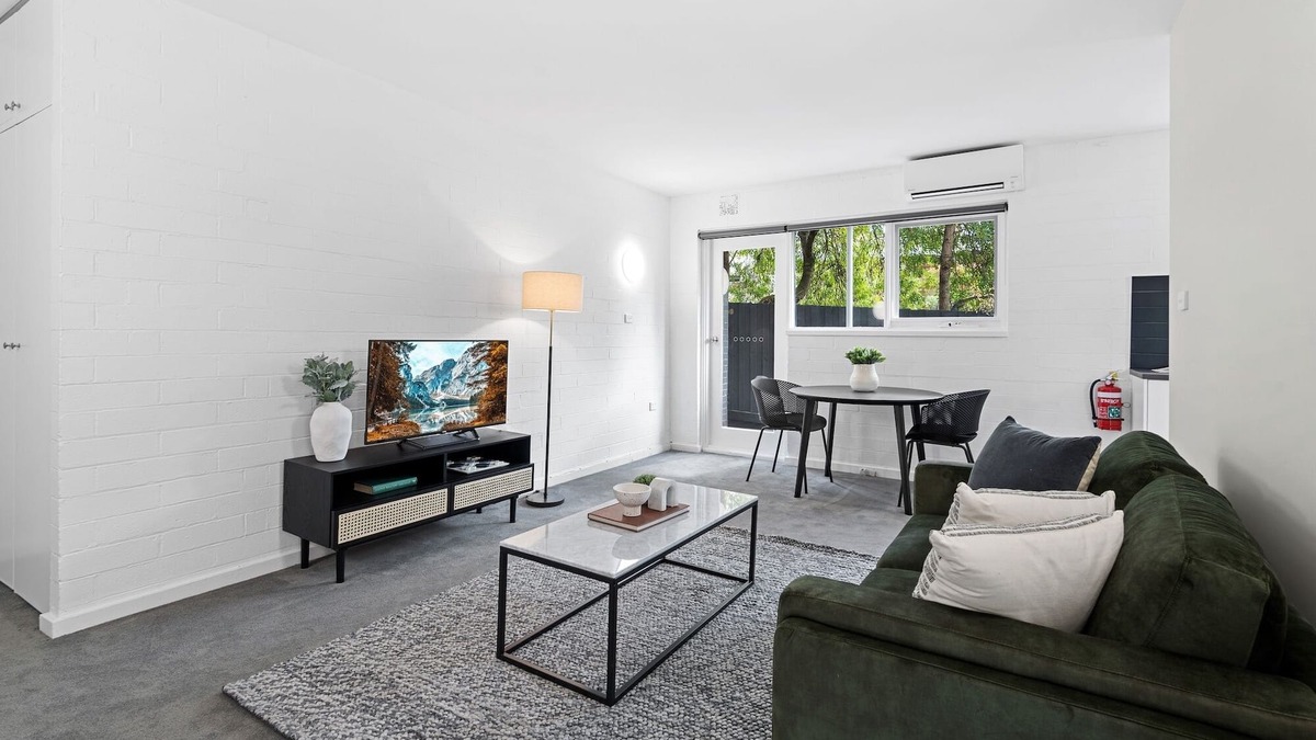 Parkville Apartment | Comfy 1-Bed Apartment with Courtyard Seating
