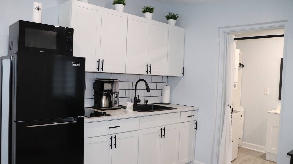 Hollywood Apartment | Comfy 1-BR Studio in South Florida Near beach - AC, Washing Machine, Netflix