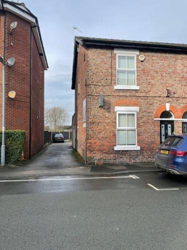 Alderley Edge Apartment | Comfy 1BD Retreat in the Heart of Alderley Edge