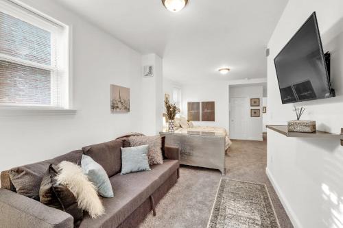 Germantown Apartment | Comfy 1br In East Germantown