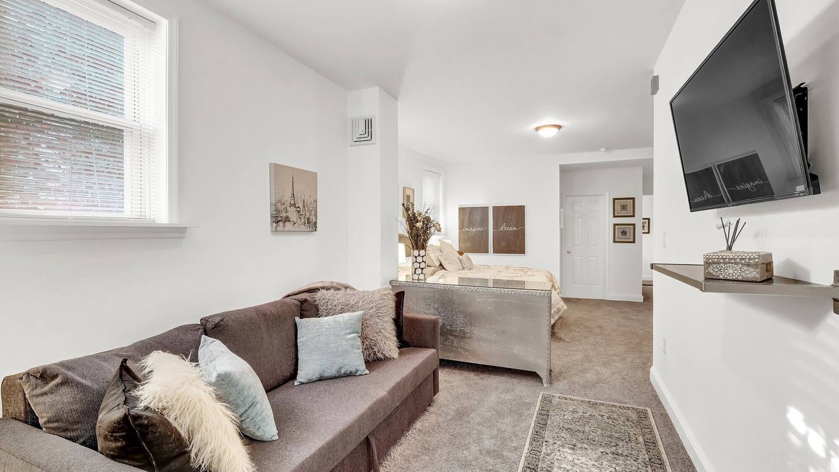 Germantown Apartment | Comfy 1BR in East Germantown
