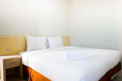 Surabaya Apartment | Comfy 1BR Twin Tower Apartment By Travelio