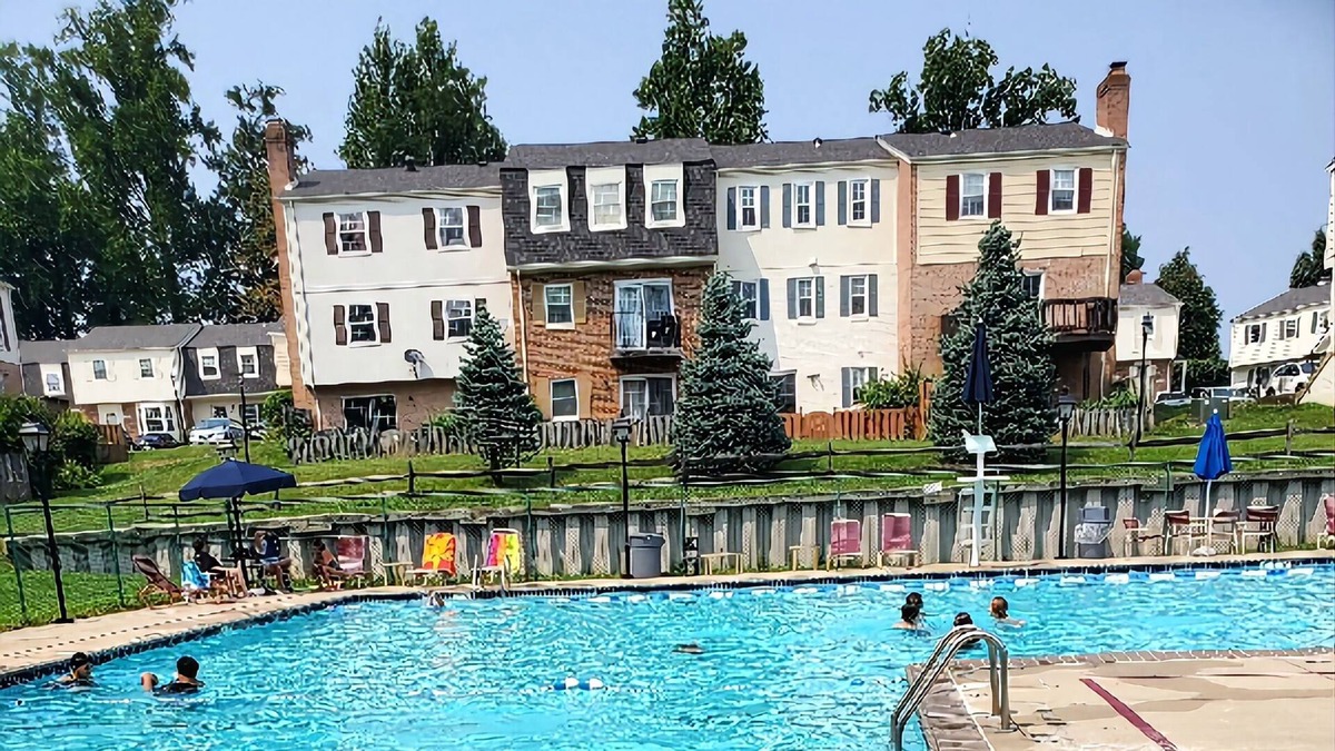 Leisure World House | Comfy 2 bdrm unit w/King size bed & Free parking.
