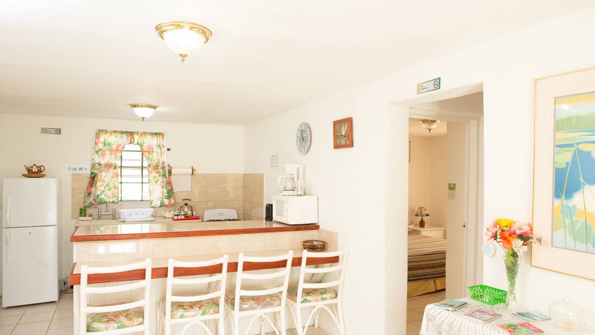 Welches Apartment | Comfy 2- bedroom apartment on Barbados' South Coast, near beach and attractions!