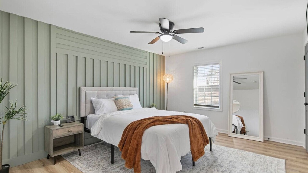 Clarkdale Apartment | Comfy 2 bedroom w/Free Parking
