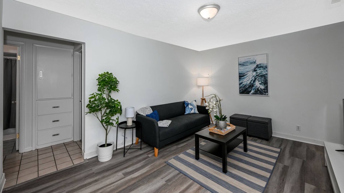 Cuyahoga Falls Apartment | Comfy 2bd Perfect for Travel Professionals!