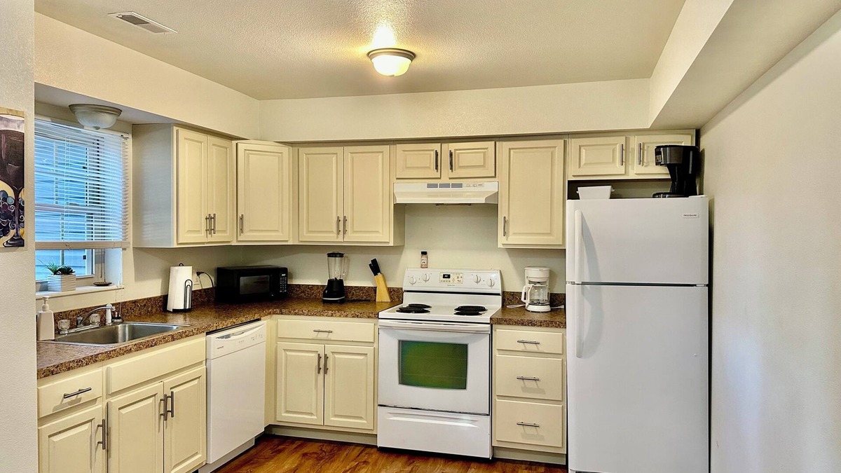 St. Robert House | Comfy 2BR: 5 Min to Fort Leonard Wood
