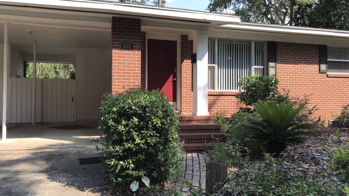 Lakewood House | Comfy 3/2, recently refurbished, WOW!